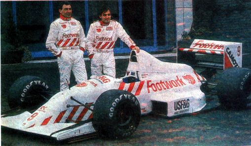 Команда "Footwork Arrows" образца 1990 года. М.Альборетто (слева) и А.Каффи