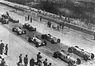 Открытие гоночного сезона 1936 года, старт Гран-при Туниса. В первом ряду -Роземайер и Варци.