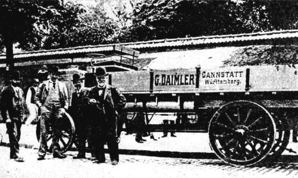 Справа налево: Г. Даймлер, В. Майбах, Б. Луцкой, Г. Фишер в июне 1898 года не Всемирной выставке в 